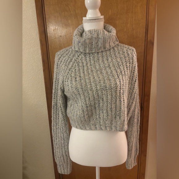 Topshop Sweaters - Topshop Gray Turtleneck Cropped Sweater